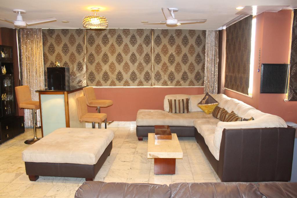Service Apartments, Park Street, Calcutta Extérieur photo