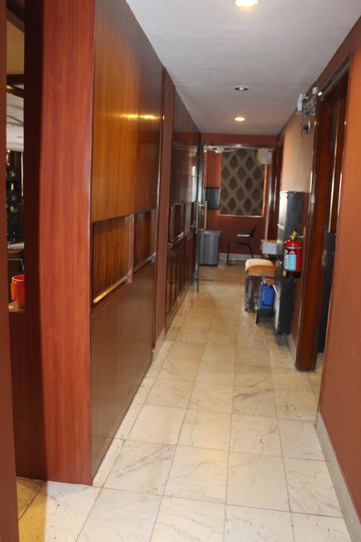 Service Apartments, Park Street, Calcutta Extérieur photo